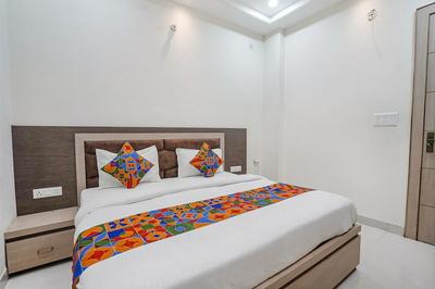 Fabhotel Shri Giriraj Ji Dham