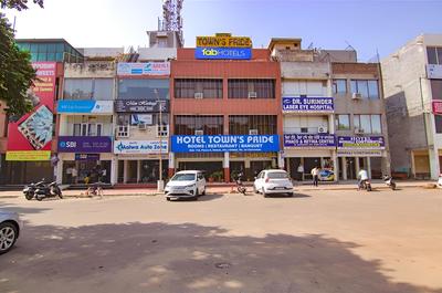 Fabhotel Town Pride