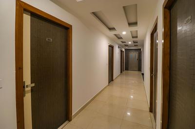 FabHotel Dolphin International