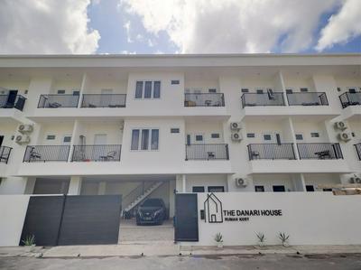 OYO Life 92854 The Danari House