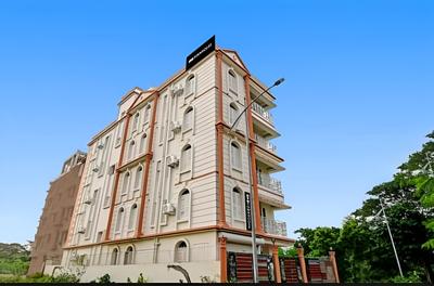 Goroomgo Jheel Mahal New Town West Bengal