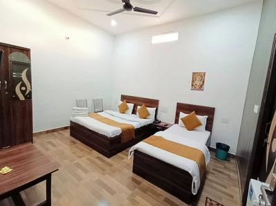 Hotel The NV Grand Palace Vrindavan