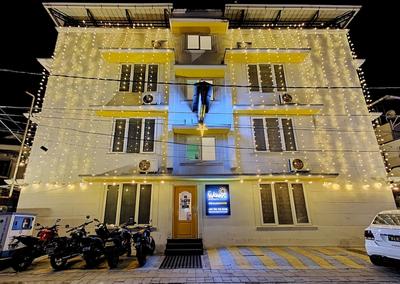 The WAVES by the Beach Inn