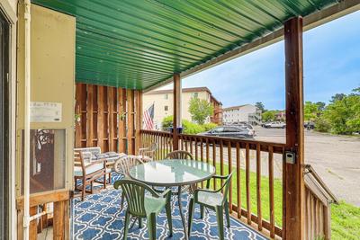 Ocean City Condo w/ Pool Access: Walk to Beach!