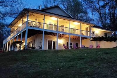 Lake Chatuge Retreat w/ Dock & Mtn Views!