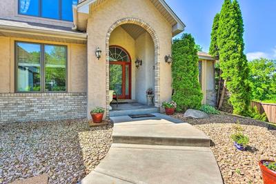 Pet-friendly Maple Grove Gem w/ Private Yard!