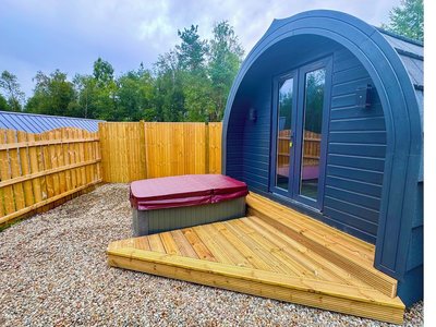 60 Mile Inn-Luxury Pods with Hot Tubs