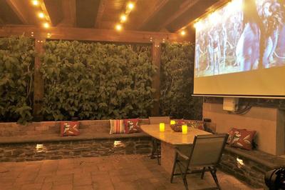 Tudor in the Downtown Historic District 6Br Home