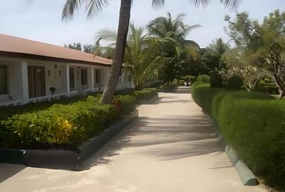 Holiday Beach Club Hotel