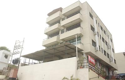 OYO 13168 Primrose Regency