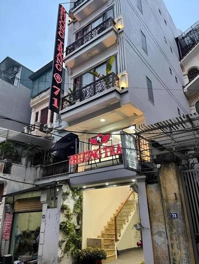 Phuong Trang Hotel by Bay Luxury