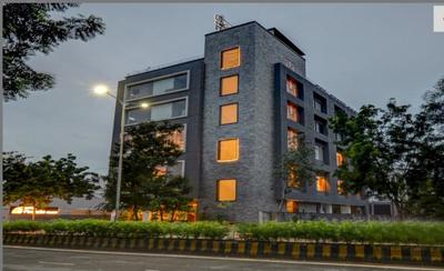 Pinnacle Grand Hotel & Banquets