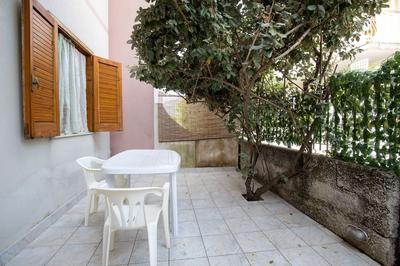 Furnished Open-space Apartment Near the sea and Commercial Points