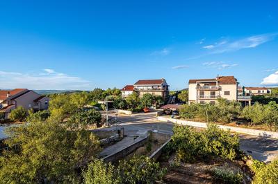 2 Bedroom Apartment Near Sibenik Krka Waterfalls