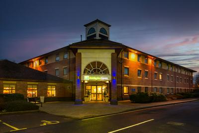 Holiday Inn Express Warwick - Stratford-upon-Avon by IHG
