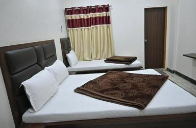 Hotel Roshan Palace
