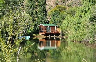 Old Mill Country Lodge, Working Ostrich Farm & Restaurant