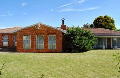 Khol Newman B&B and Guest House
