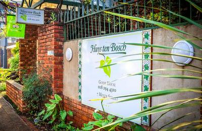 Huys Ten Bosch Guesthouse