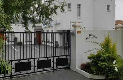 Hi-Flyerz Guesthouse