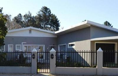 Dennecres 4 Guest House