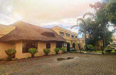 Camelot Boutique Hotel