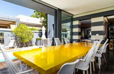 Life & Leisure Boutique Guest House