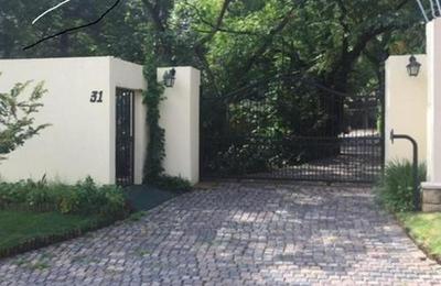 Dennis Road Guesthouse