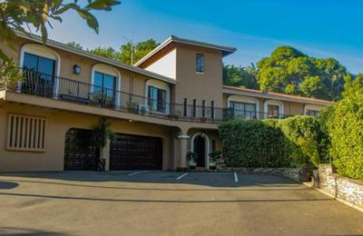 2 On Valley Villa
