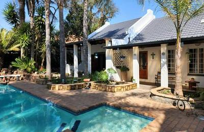 Six Valk Avenue Self Catering Guest House