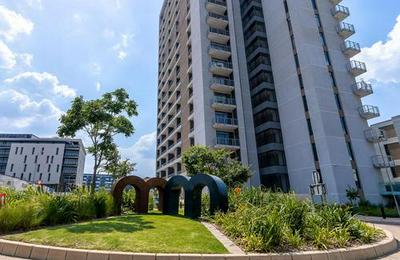 Menlyn Main Penthouse 1217