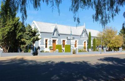 Die Blou Nartjie Guesthouse and Restaurant
