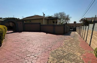 Leas Furnished Apartments - Waterkloof