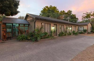 Inyathi Guest Lodge & Self-Catering