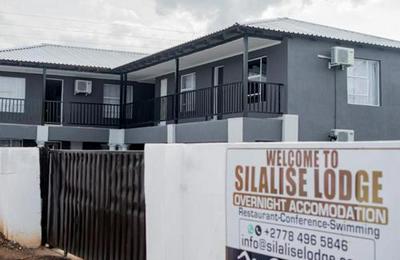 Silalise Lodge