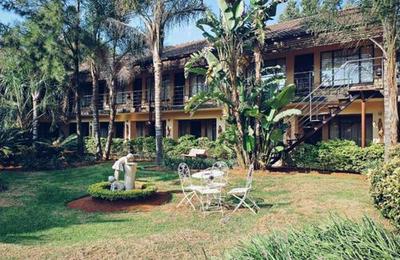 Lakefield Hotel