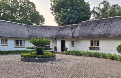 Seringa Lodge & Safaris