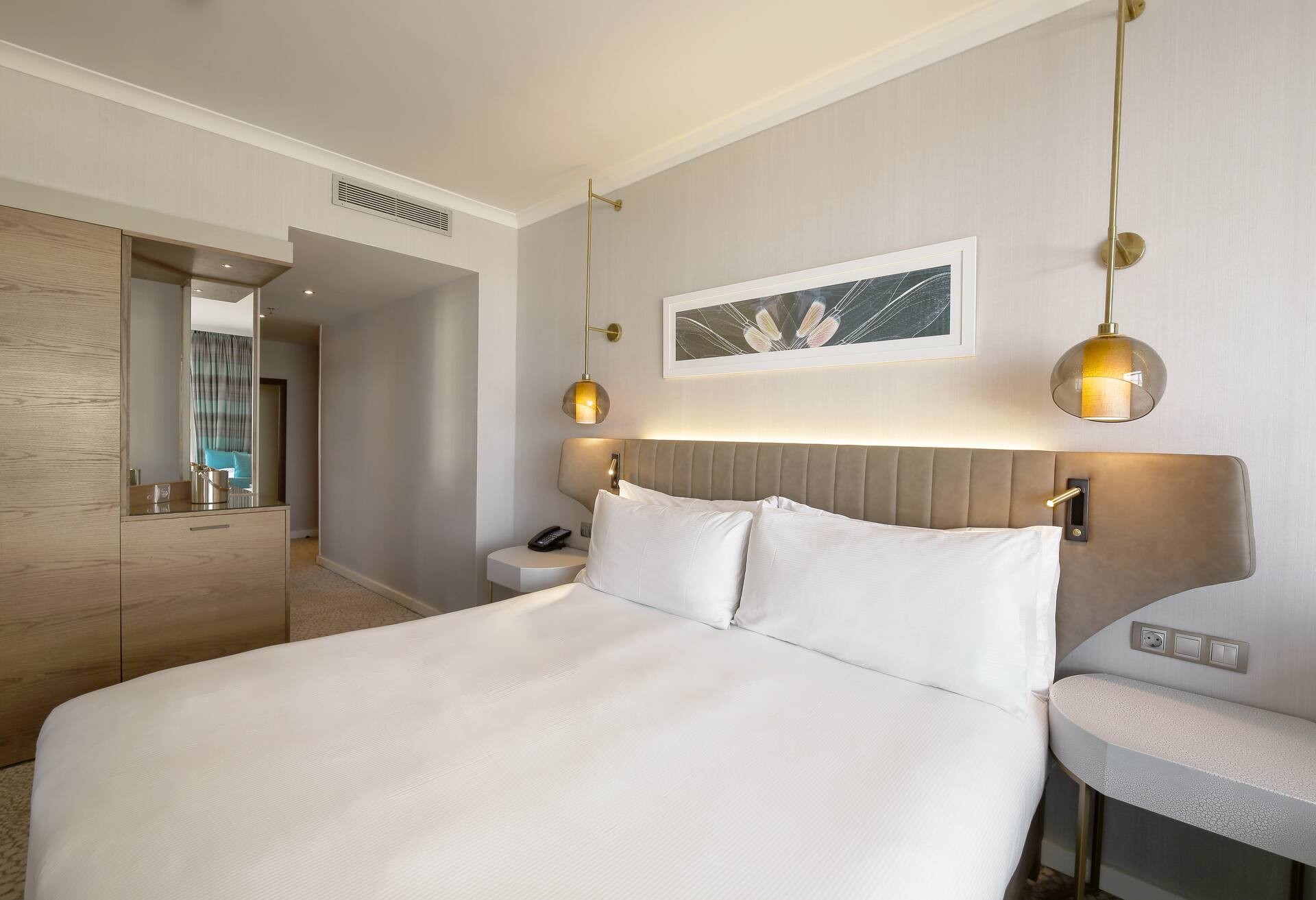 King Room with Sofa Bed thumbnail 5