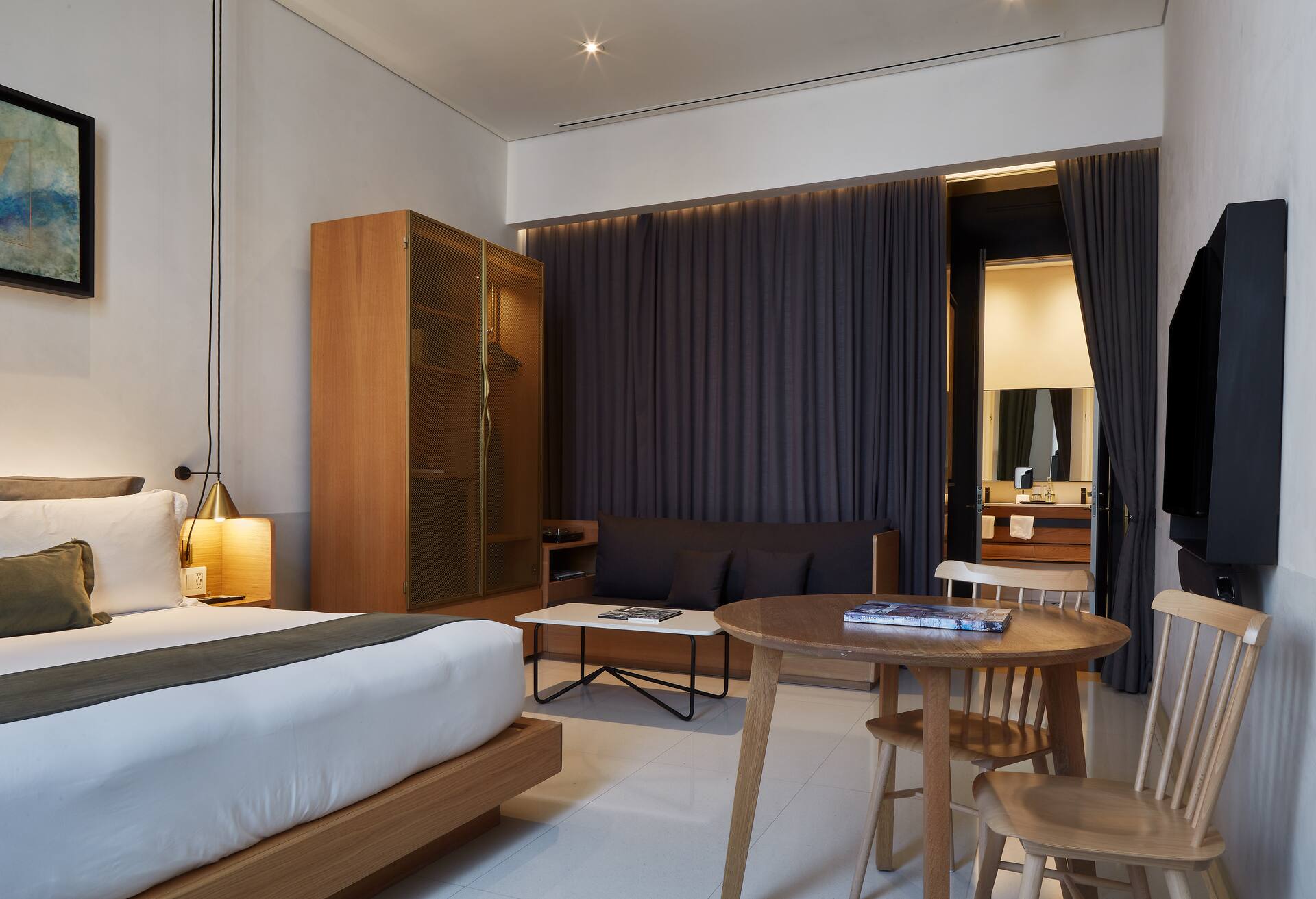 1 King Bed 1 Bedroom Premium Suite