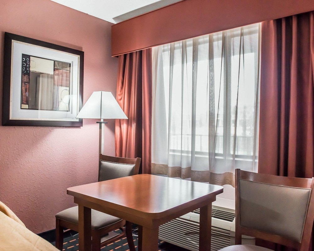 Standard Room, 2 Double Beds, Non Smoking - Photo 9