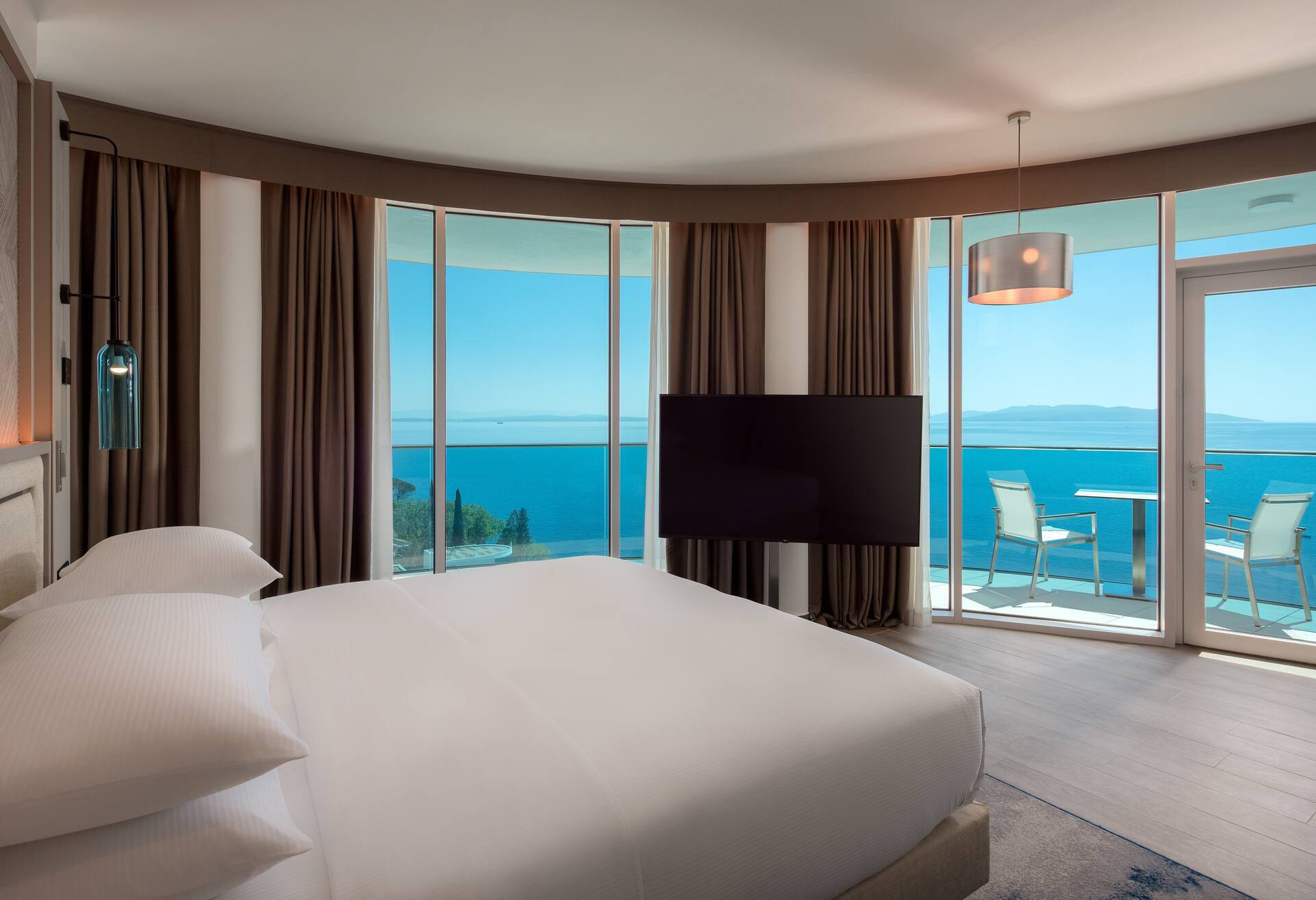 Junior Suite with Balcony and Sea View