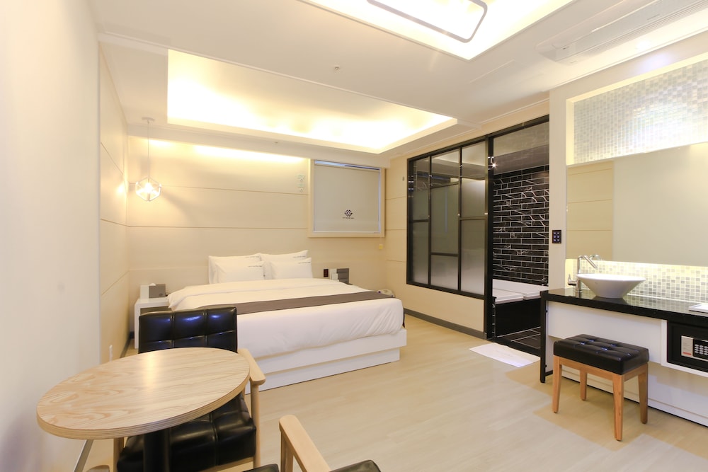 Standard Room - Photo 15