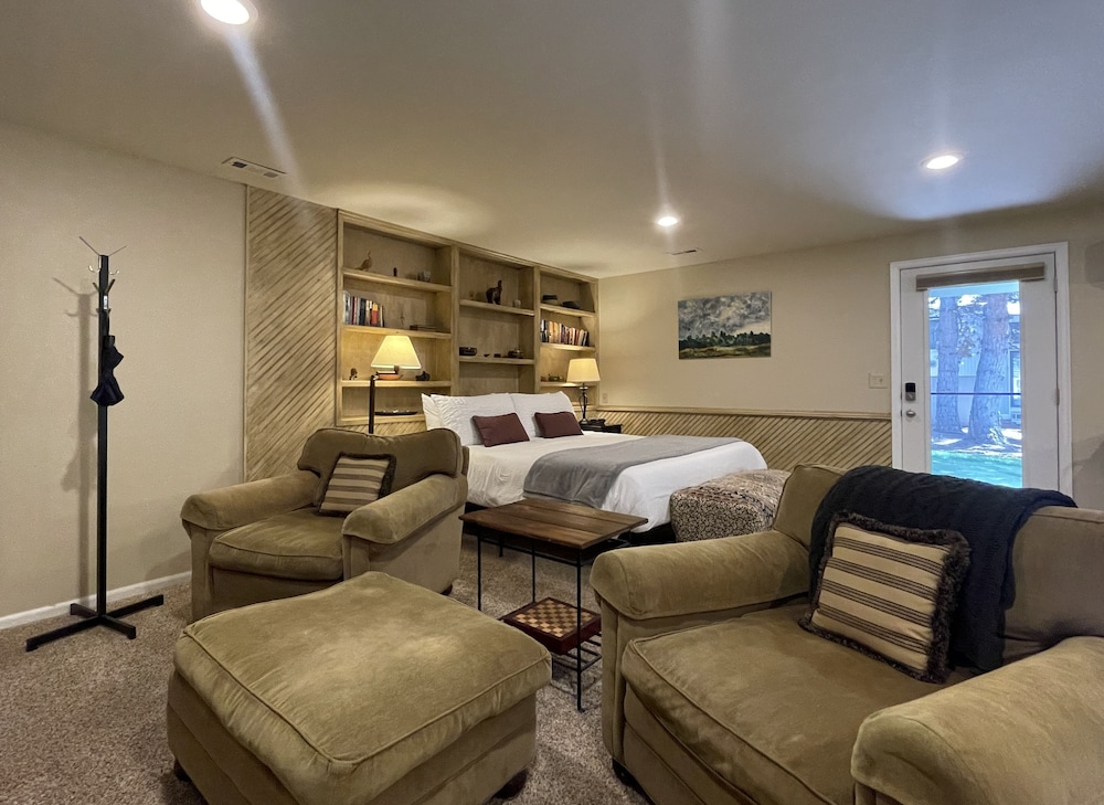 Apartment, 1 King Bed, Hot Tub, Garden View (579 Spindrift Ct Unit B) photo 1