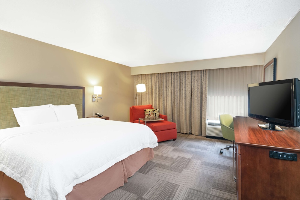 Deluxe Room, 1 King Bed, Non Smoking photo 1