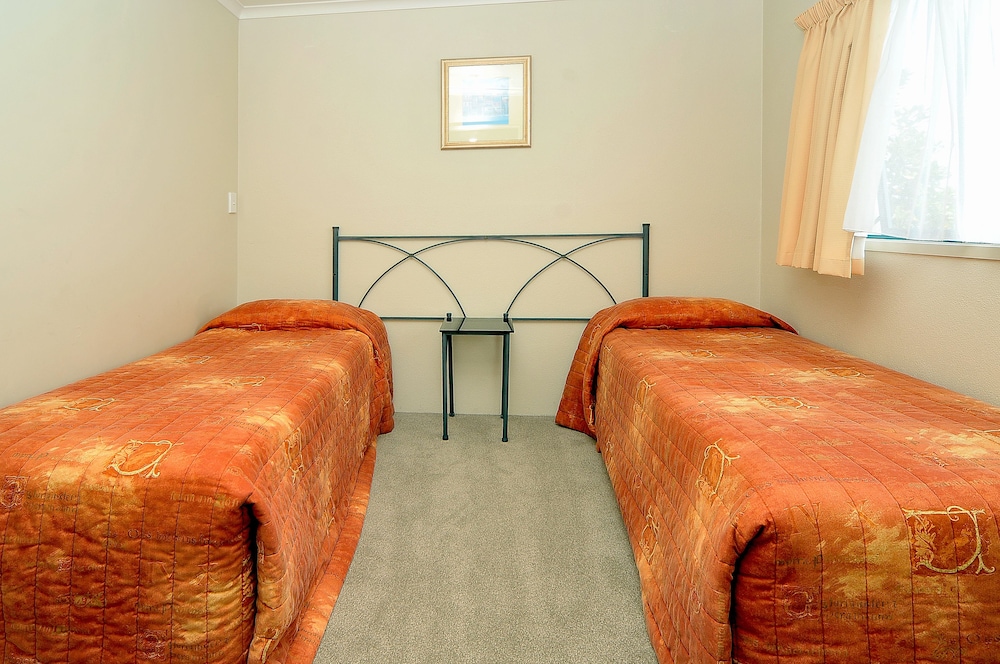 Family Apartment, 2 Bedrooms - Photo 2
