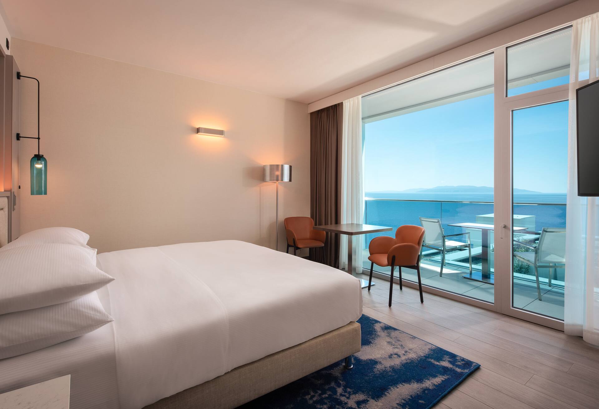 King Accessible Guest Room with Sea View