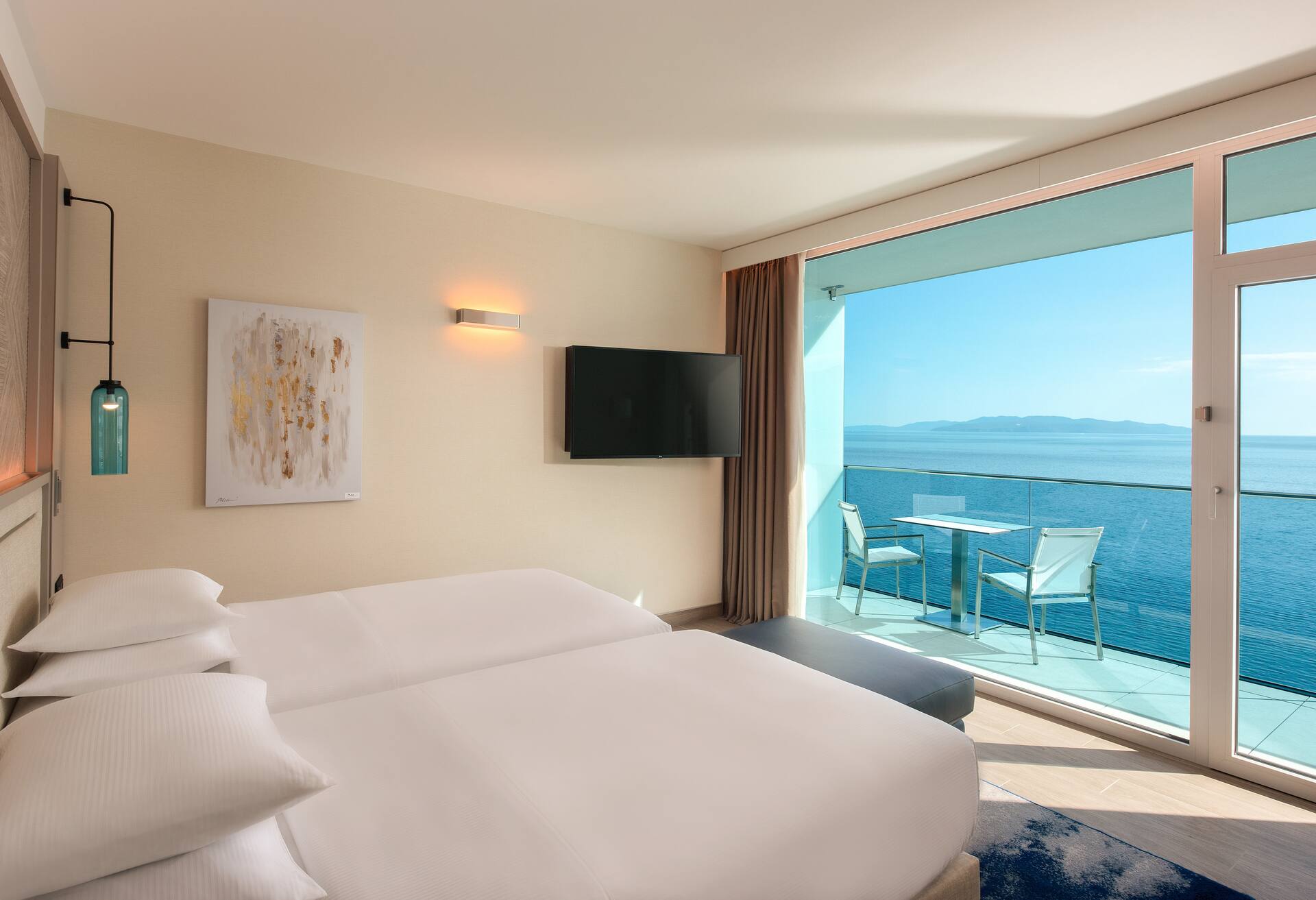 Family Connecting Deluxe Rm-balcony/sea View