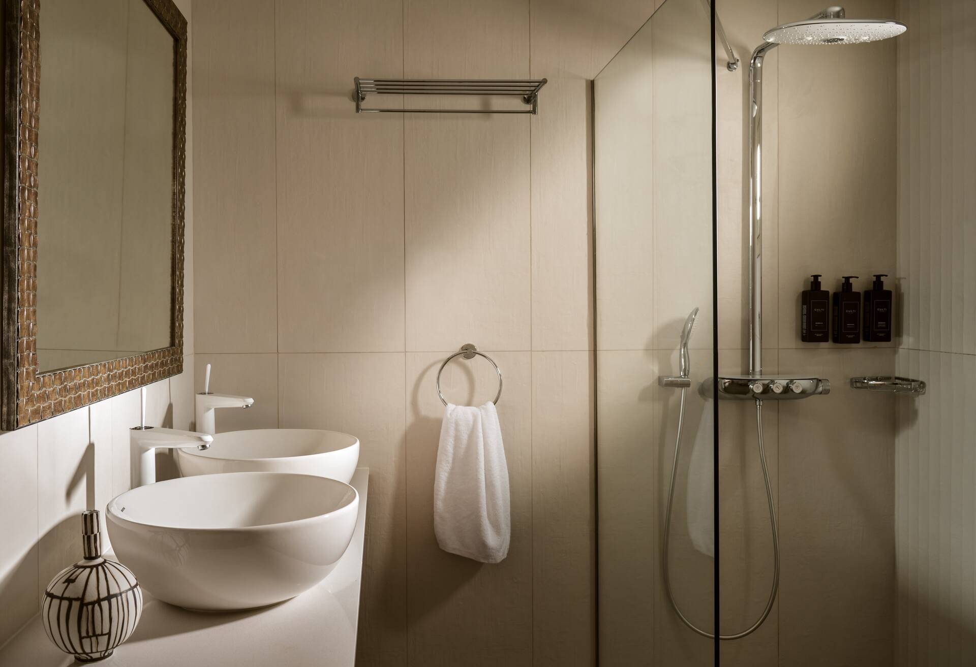 King Premium Duplex Suite W/pool and Sea View thumbnail 5