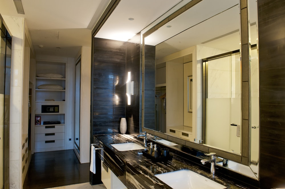 Premier Room, River View photo 1