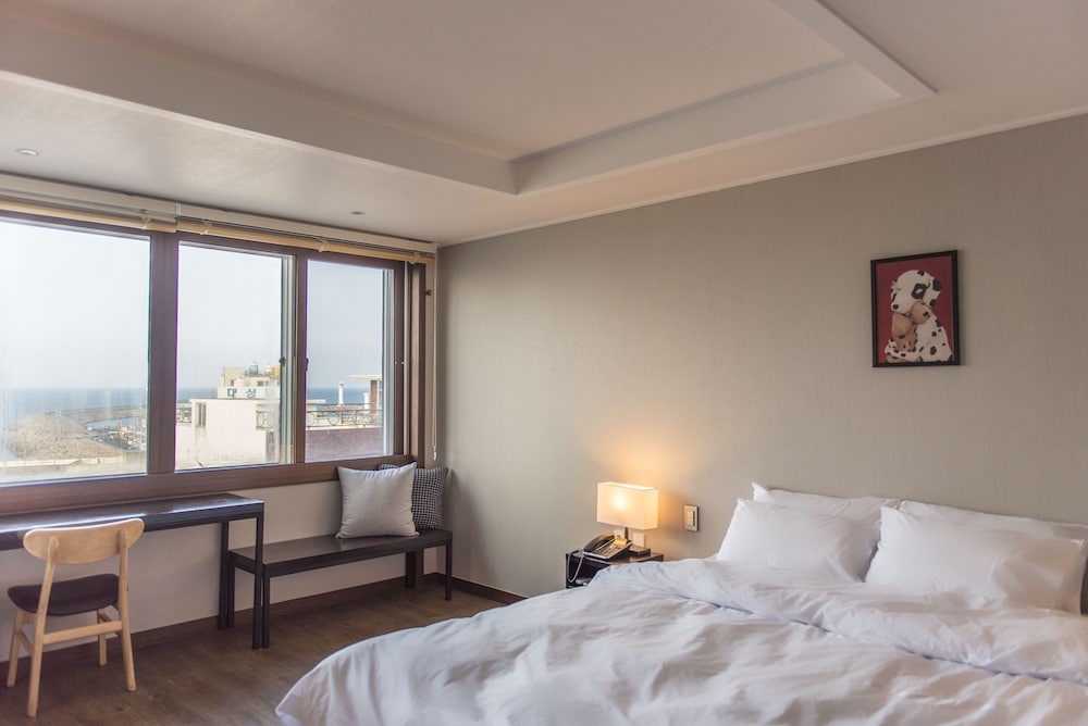 Deluxe Double Room - Photo 14